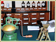 Blick in den einstigen Apothekenraum von Carl Kade